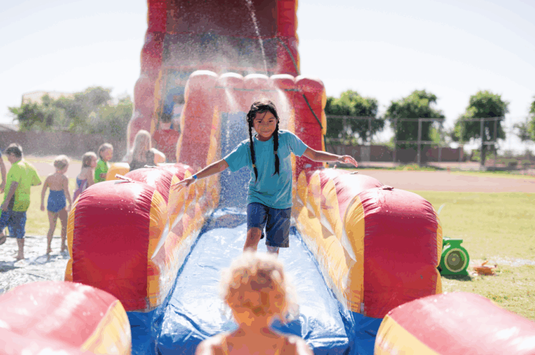 noleggio di gonfiabili acquatici